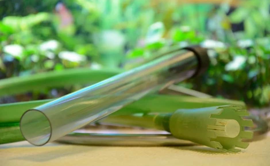 Prosty sposób jak zrobić odmulacz do akwarium w 5 krokach - poradnik